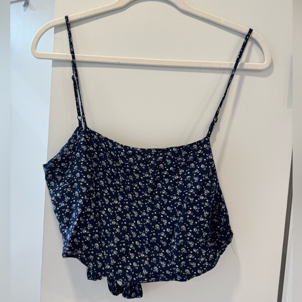 Brandy Melville Floral Tie Back Top - Picture 2 of 7